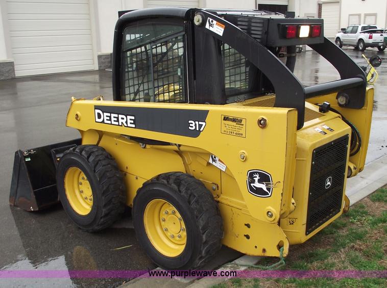 image for item 5772 2007 John Deere 317A skid steer
