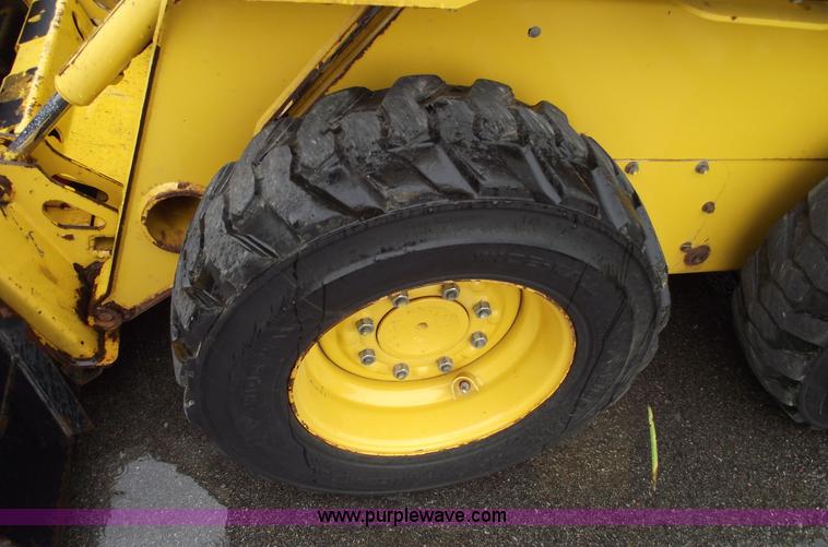 image for item 5772 2007 John Deere 317A skid steer