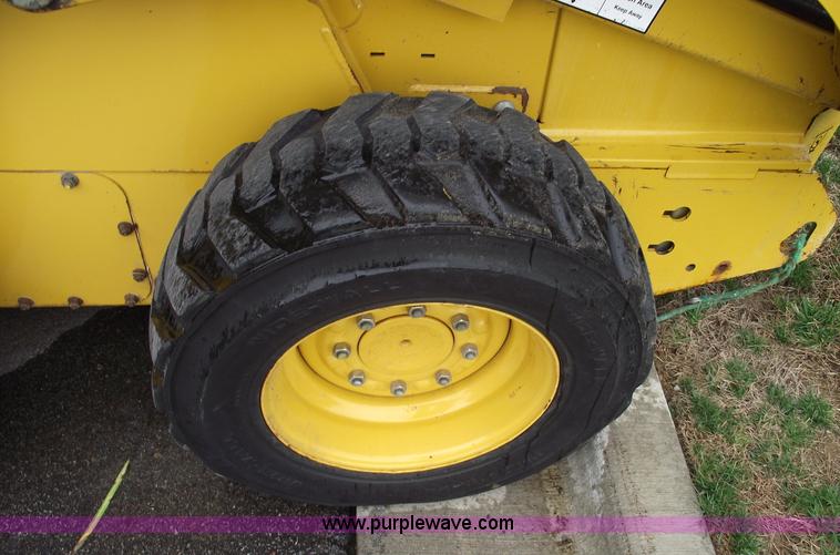 image for item 5772 2007 John Deere 317A skid steer