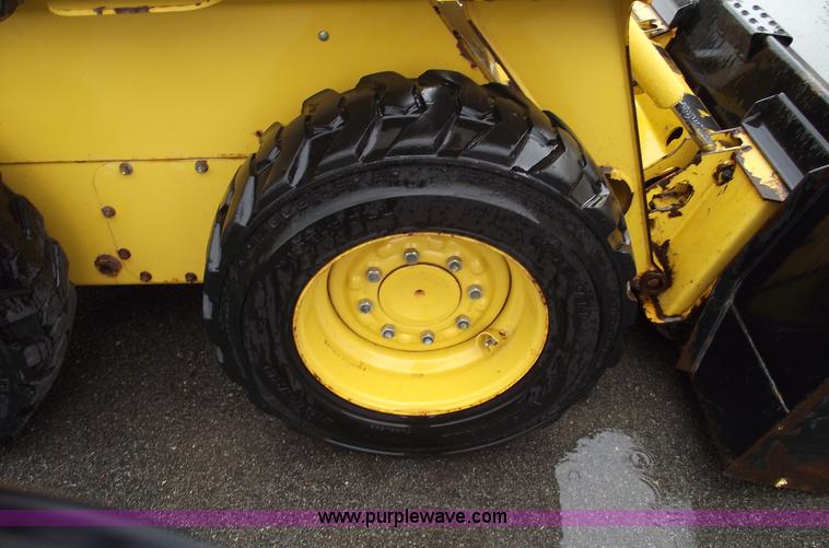 image for item 5772 2007 John Deere 317A skid steer