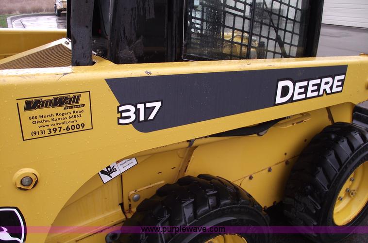 image for item 5772 2007 John Deere 317A skid steer