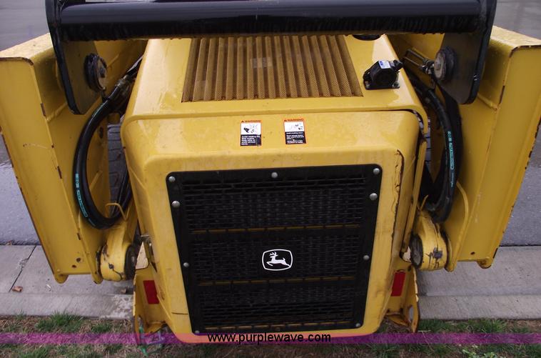 image for item 5772 2007 John Deere 317A skid steer