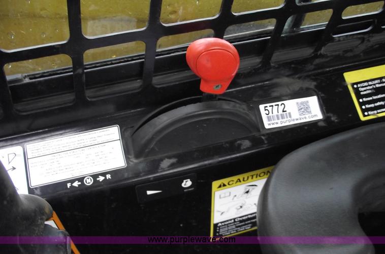 image for item 5772 2007 John Deere 317A skid steer