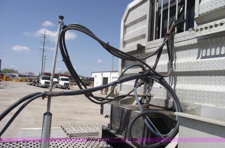 image for item 5775 2005 Freightliner FLD120 SD semi truck