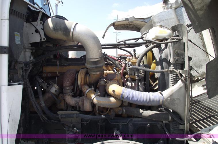 image for item 5775 2005 Freightliner FLD120 SD semi truck