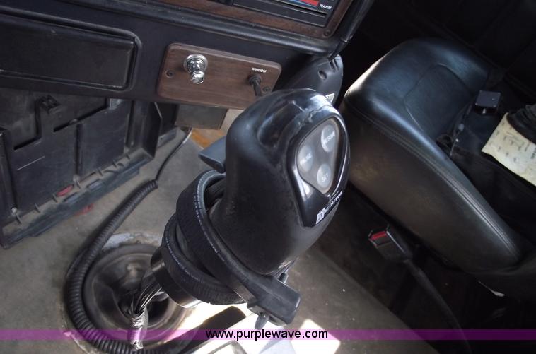 image for item 5775 2005 Freightliner FLD120 SD semi truck