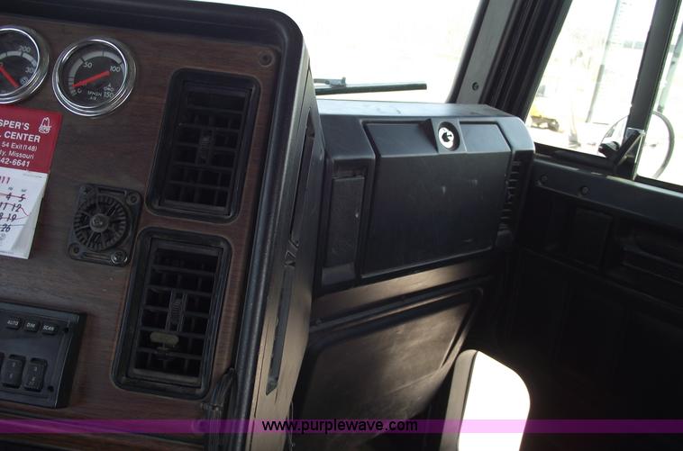 image for item 5775 2005 Freightliner FLD120 SD semi truck