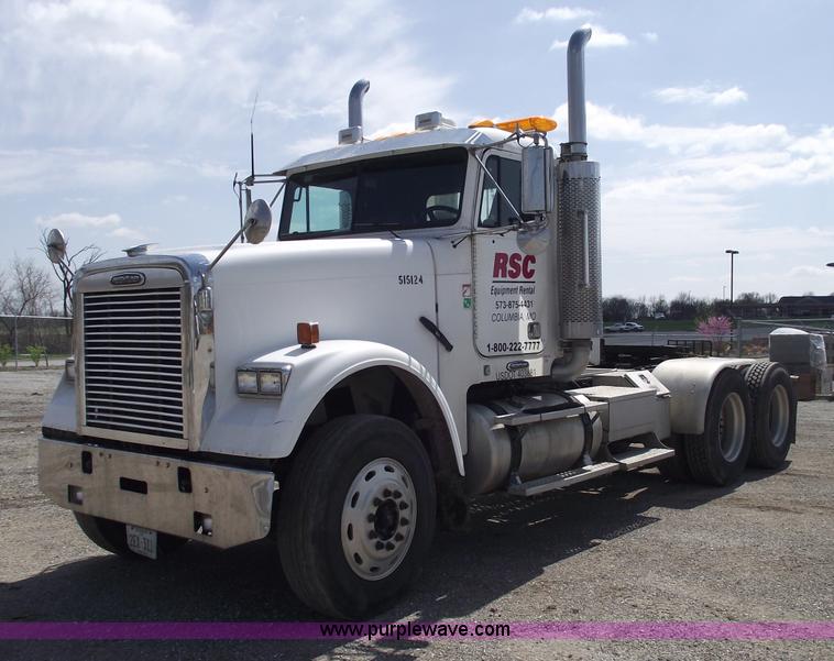 image for item 5776 2005 Freightliner FLD120 SD-TA semi truck