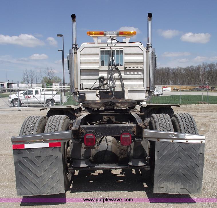 image for item 5776 2005 Freightliner FLD120 SD-TA semi truck