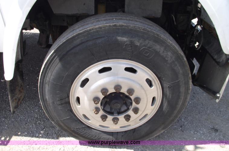 image for item 5776 2005 Freightliner FLD120 SD-TA semi truck