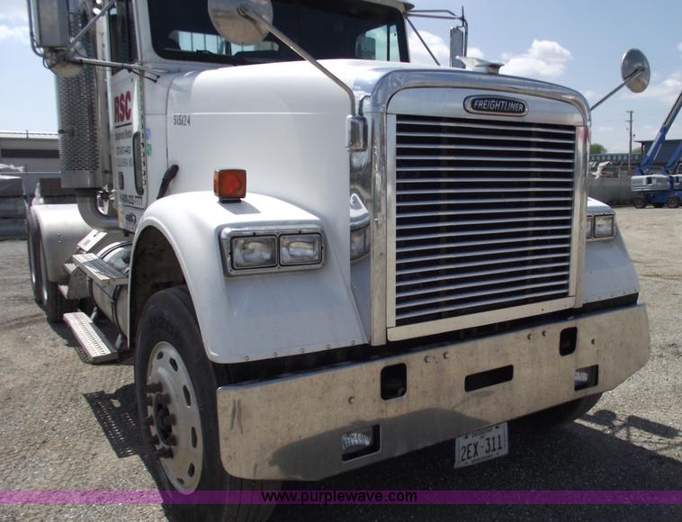 image for item 5776 2005 Freightliner FLD120 SD-TA semi truck