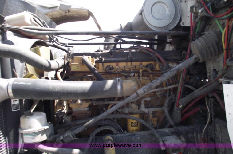 image for item 5776 2005 Freightliner FLD120 SD-TA semi truck