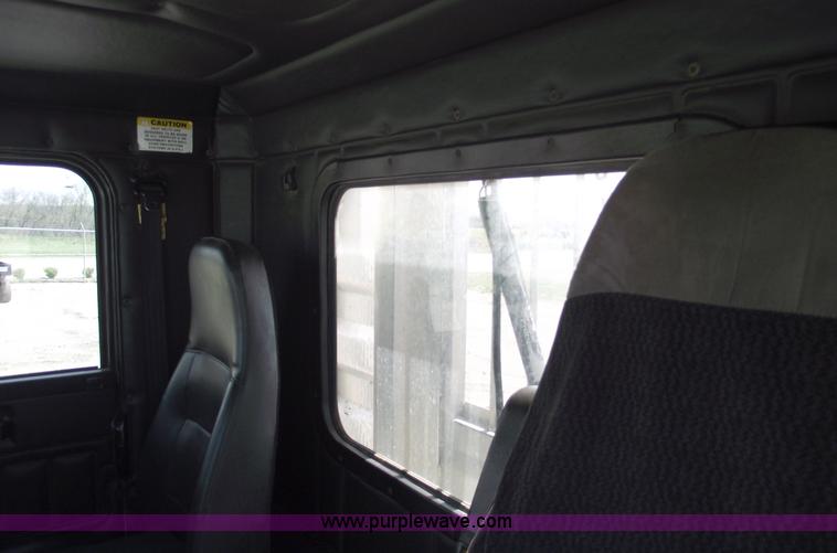 image for item 5776 2005 Freightliner FLD120 SD-TA semi truck