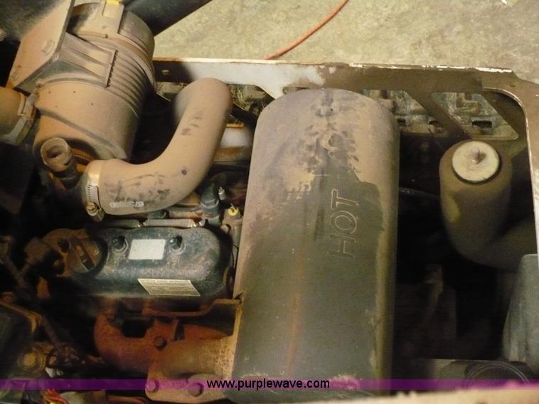 image for item 6075 2003 Bobcat MT50 mini track loader