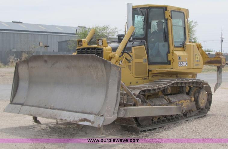 image for item 7007 2005 John Deere 850C Series II dozer