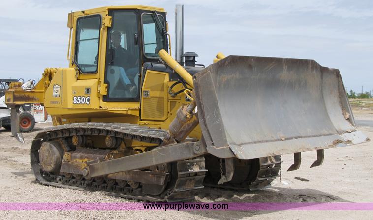 image for item 7007 2005 John Deere 850C Series II dozer