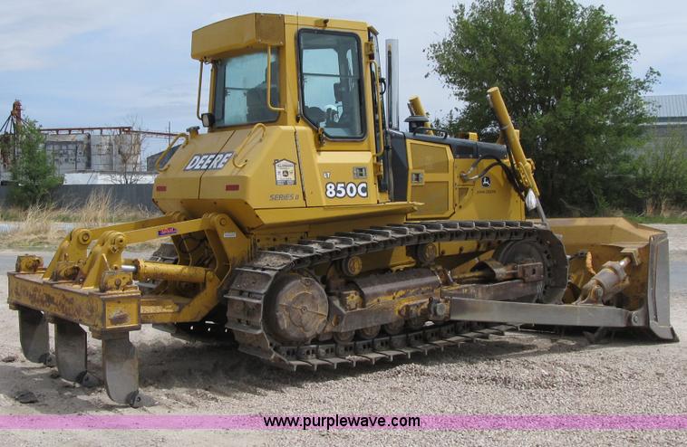 image for item 7007 2005 John Deere 850C Series II dozer