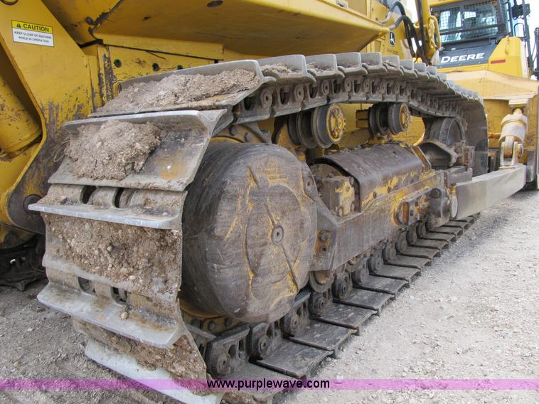 image for item 7007 2005 John Deere 850C Series II dozer