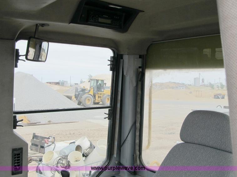 image for item 7007 2005 John Deere 850C Series II dozer