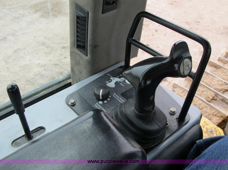 image for item 7007 2005 John Deere 850C Series II dozer