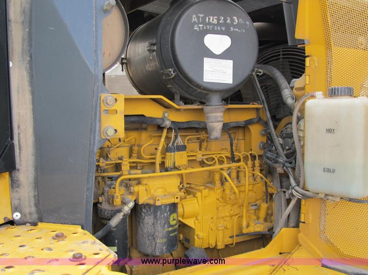 image for item 7007 2005 John Deere 850C Series II dozer