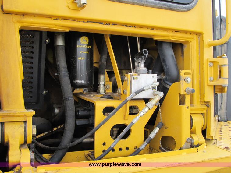 image for item 7007 2005 John Deere 850C Series II dozer