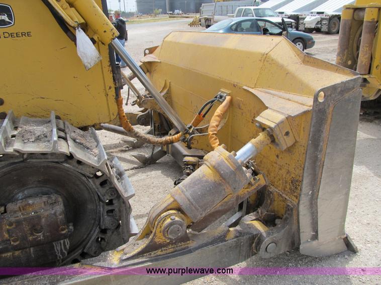 image for item 7007 2005 John Deere 850C Series II dozer
