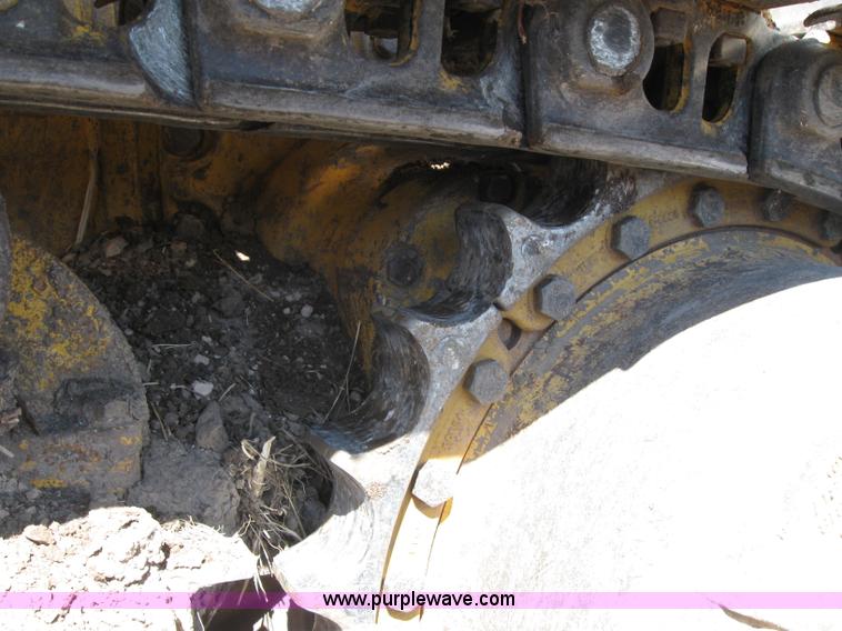 image for item 7007 2005 John Deere 850C Series II dozer