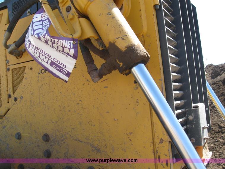 image for item 7007 2005 John Deere 850C Series II dozer