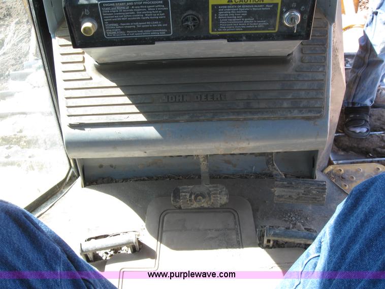 image for item 7007 2005 John Deere 850C Series II dozer
