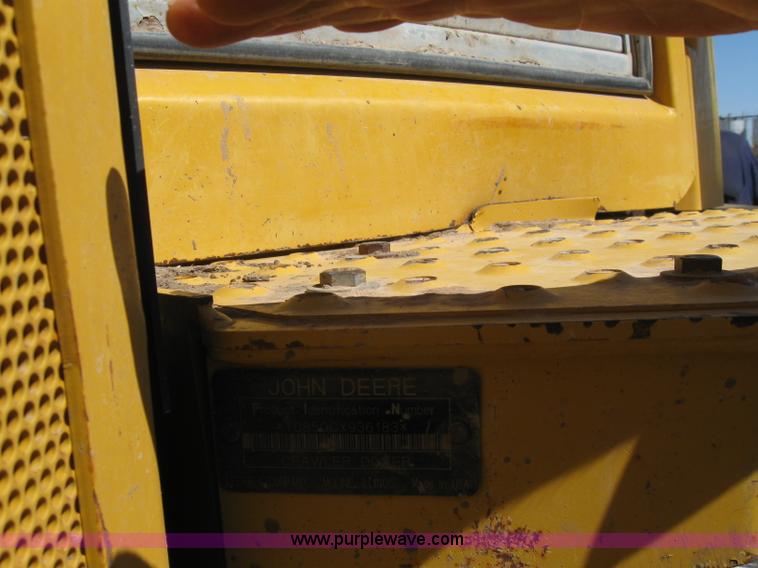 image for item 7007 2005 John Deere 850C Series II dozer