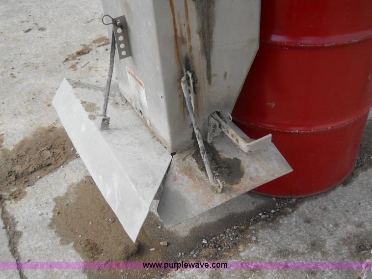 image for item 7826 Fisher hopper spreader