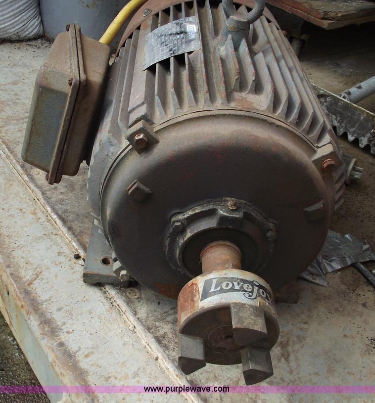 image for item 7827 Ohler twin prime water pump