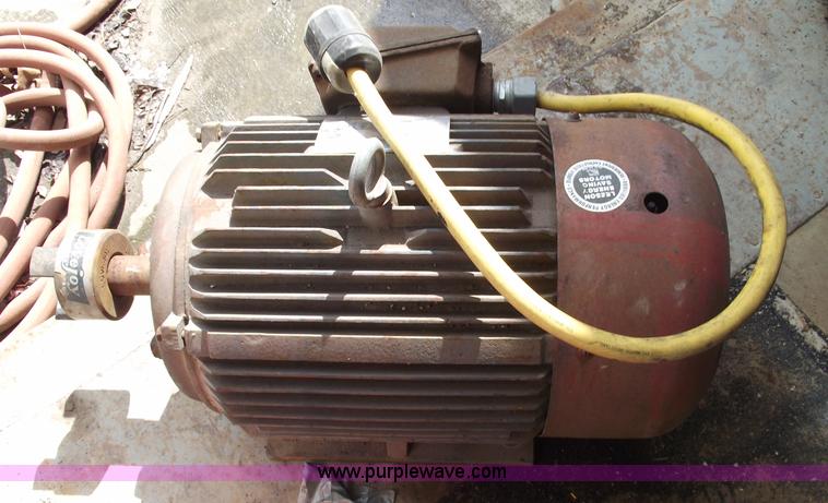 image for item 7827 Ohler twin prime water pump