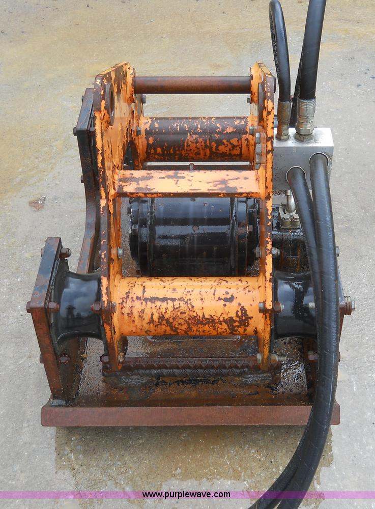 image for item 7828 Stanley hydraulic plate compactor