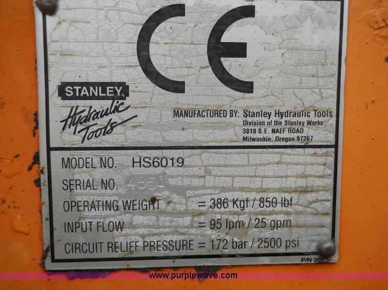 image for item 7828 Stanley hydraulic plate compactor