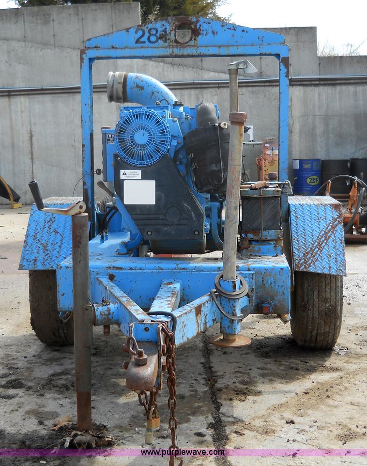 image for item 7830 Tsurumi water pump