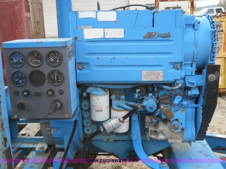 image for item 7830 Tsurumi water pump