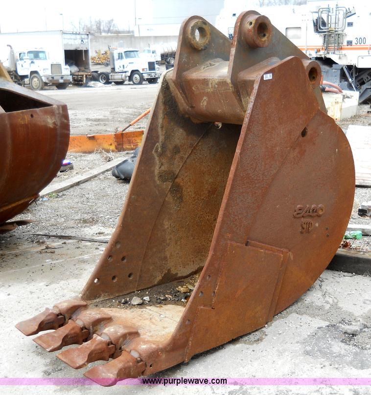 image for item 7831 ESCO bucket