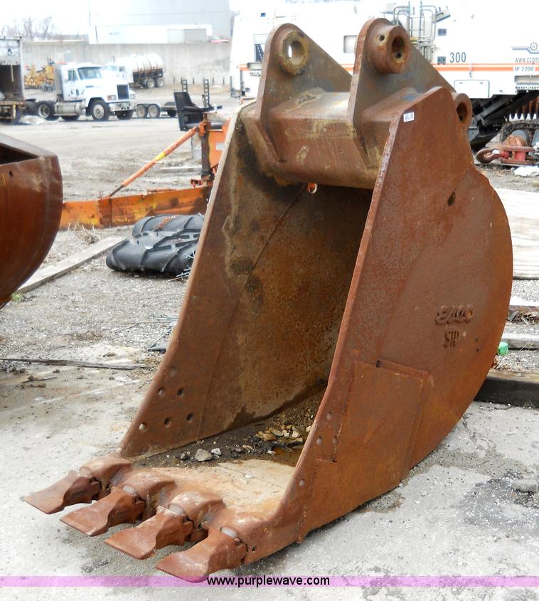 image for item 7831 ESCO bucket