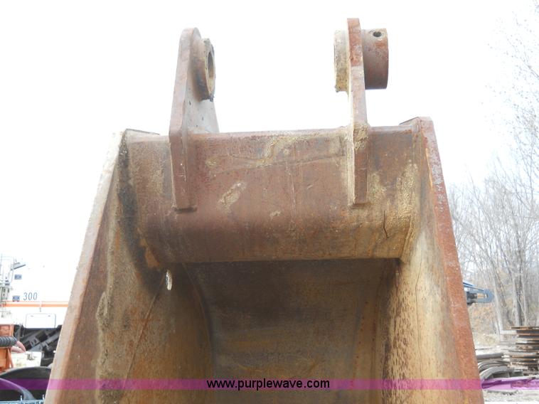 image for item 7831 ESCO bucket