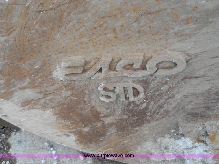 image for item 7831 ESCO bucket