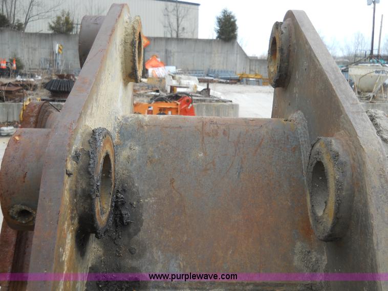 image for item 7831 ESCO bucket