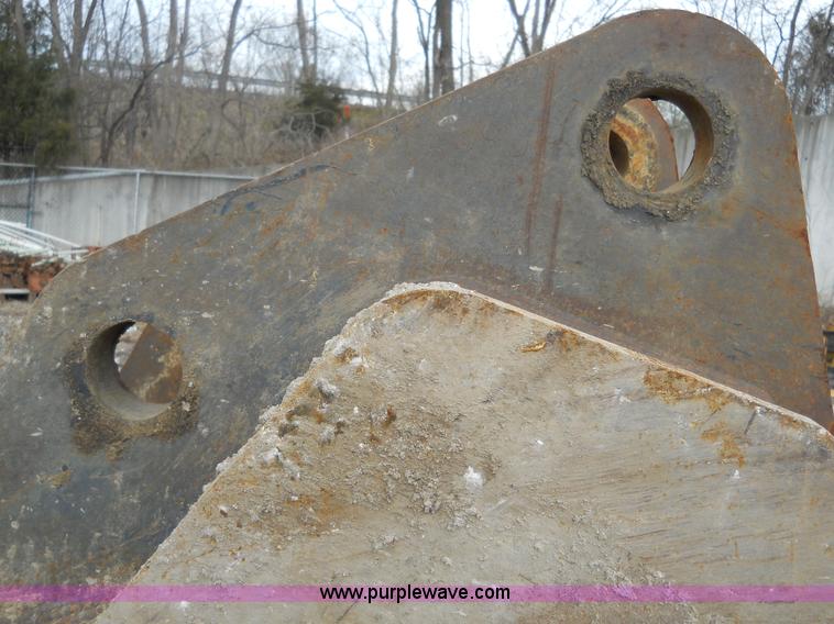 image for item 7831 ESCO bucket