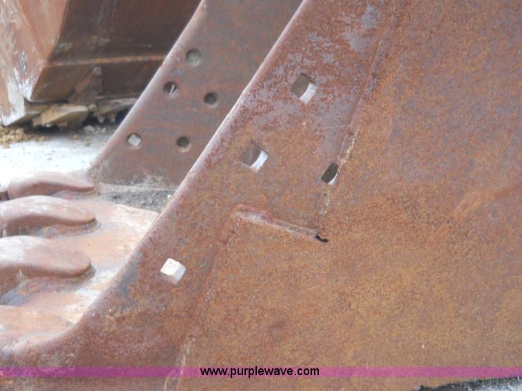 image for item 7831 ESCO bucket