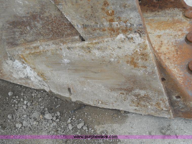 image for item 7831 ESCO bucket