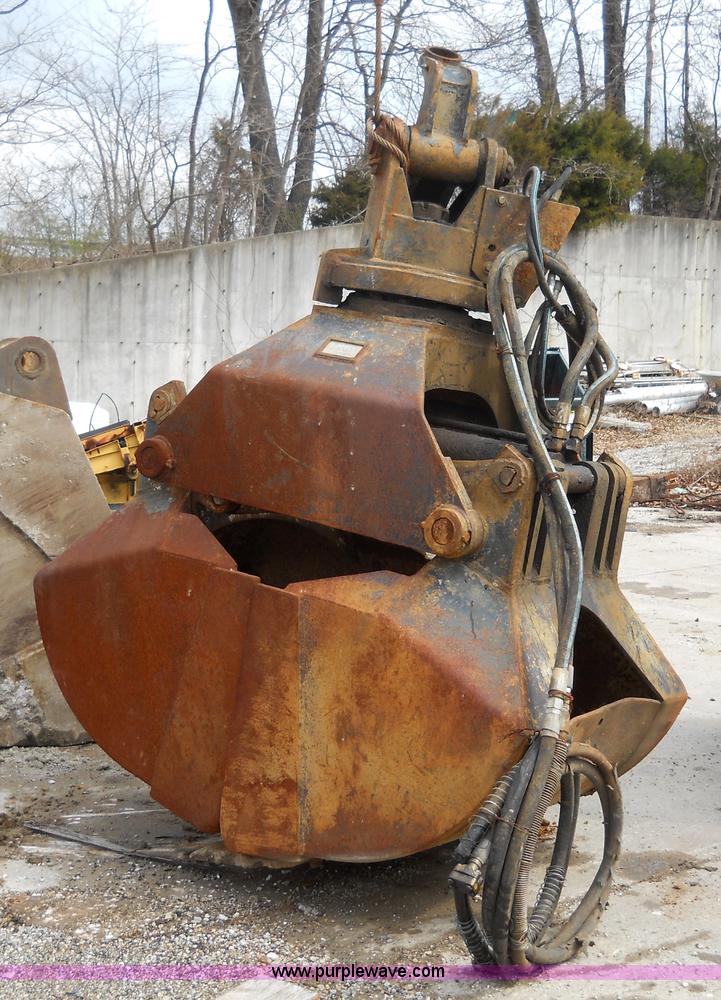 image for item 7832 Anvil hydraulic clam shell bucket