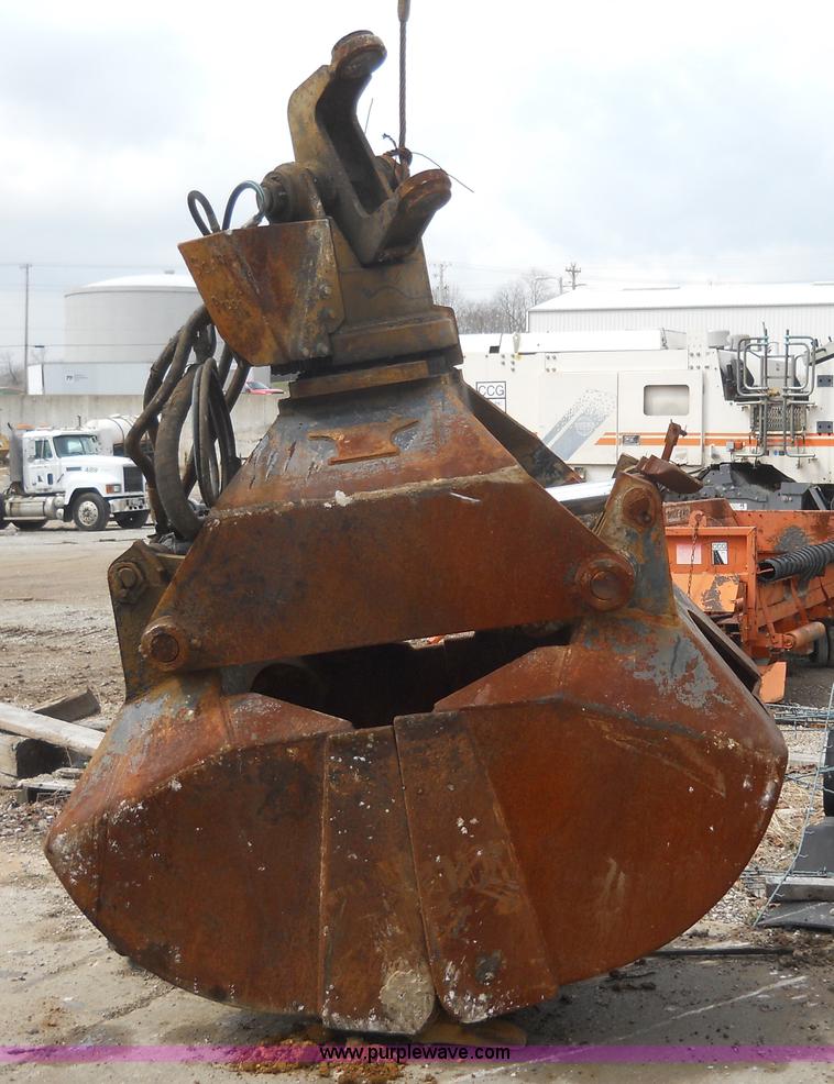 image for item 7832 Anvil hydraulic clam shell bucket