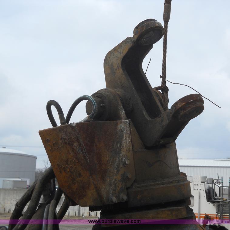 image for item 7832 Anvil hydraulic clam shell bucket