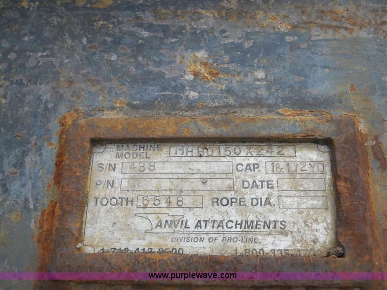 image for item 7832 Anvil hydraulic clam shell bucket